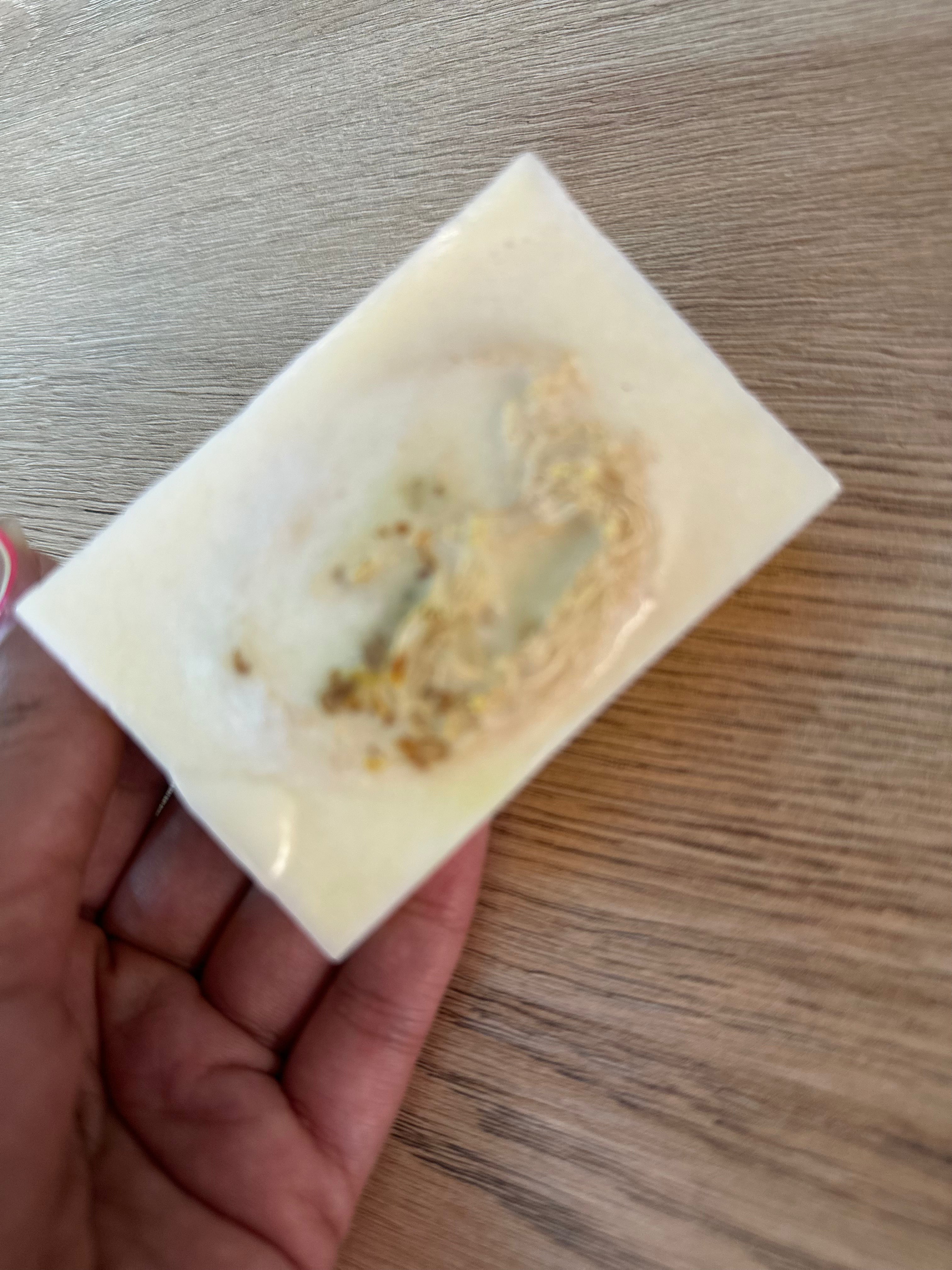 Loofa Lemon& Honey Soap